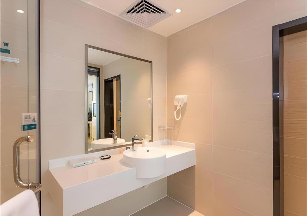 City Comfort Inn Maoming Xinyi Yudu Park Экстерьер фото